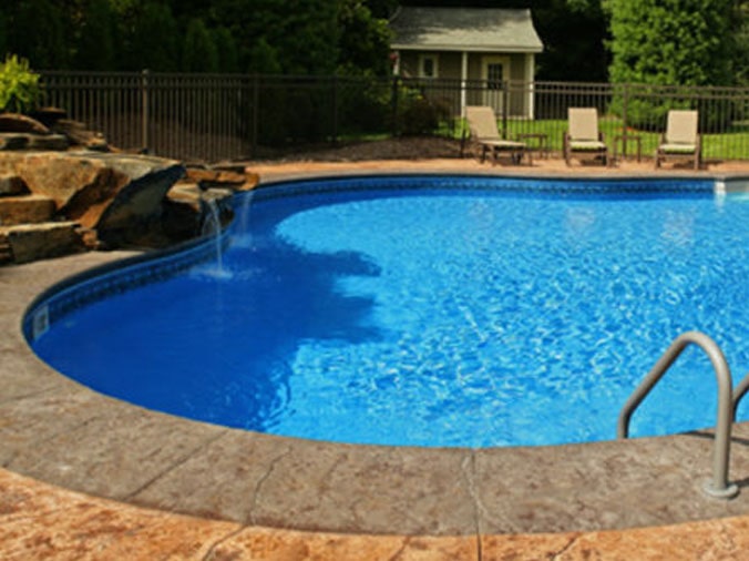 Oval pool